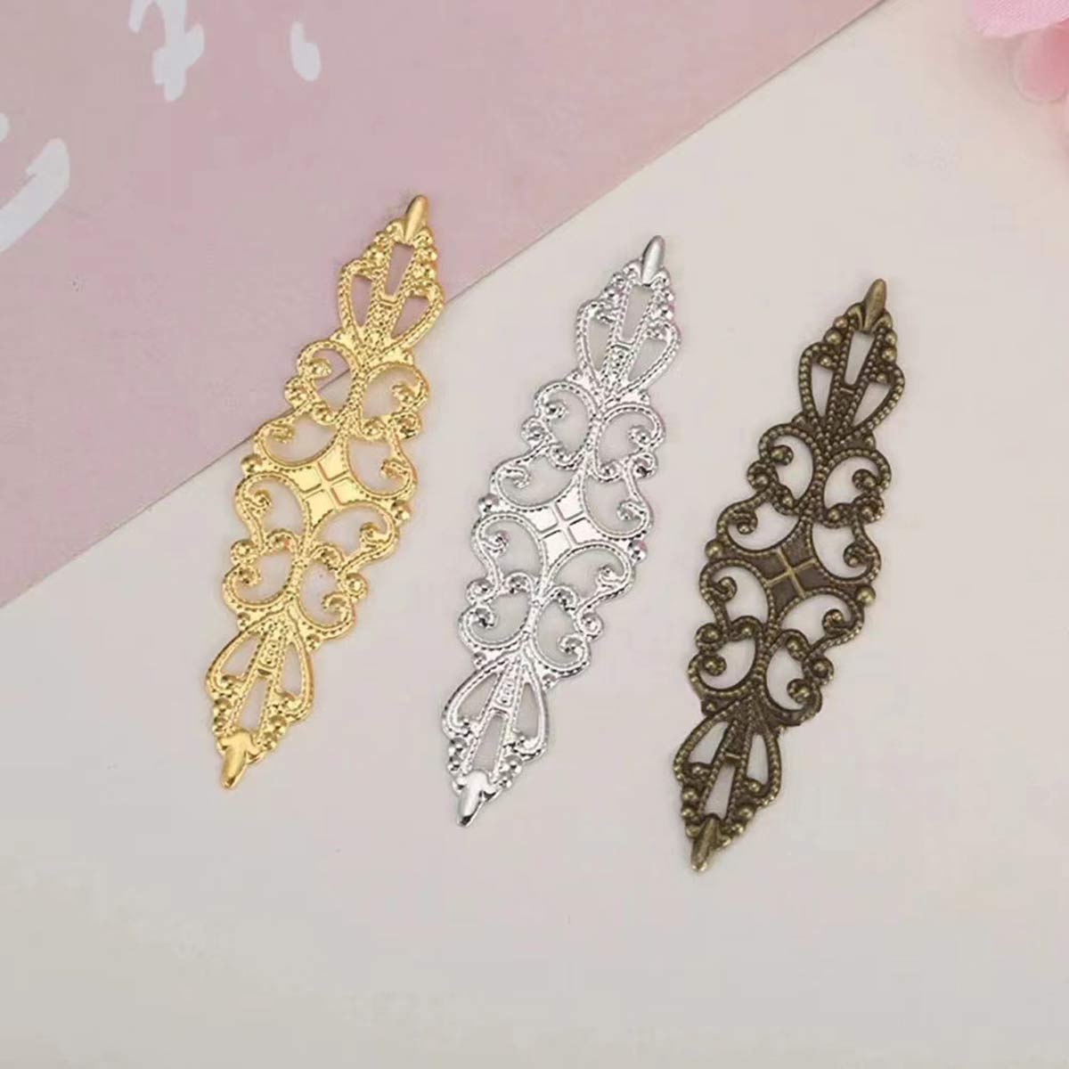 200 Stück Hohle Rhombus-Anhäng – Embellishment Crafts Bewertung und Preis